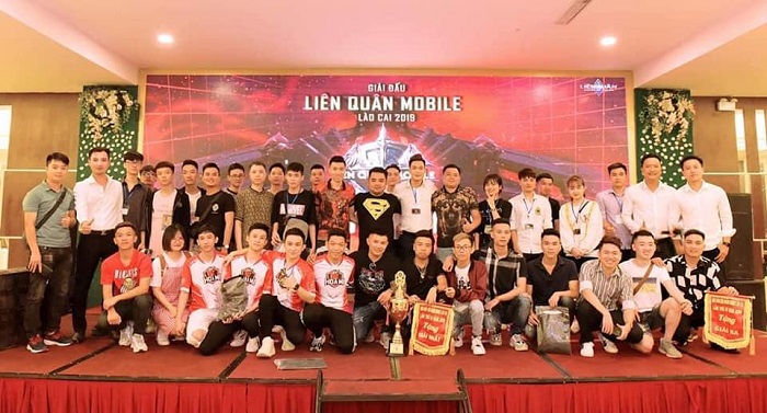 Hé lộ bất ngờ về “ông trùm” đứng sau các streamer nổi tiếng 6 Hé lộ bất ngờ về “ông trùm” đứng sau các streamer nổi tiếng 6