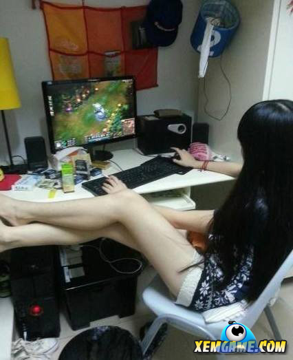 https://s3.cloud.cmctelecom.vn/2game-vn/pictures/images/2015/7/7/con_gai_choi_lien_minh_2.jpg