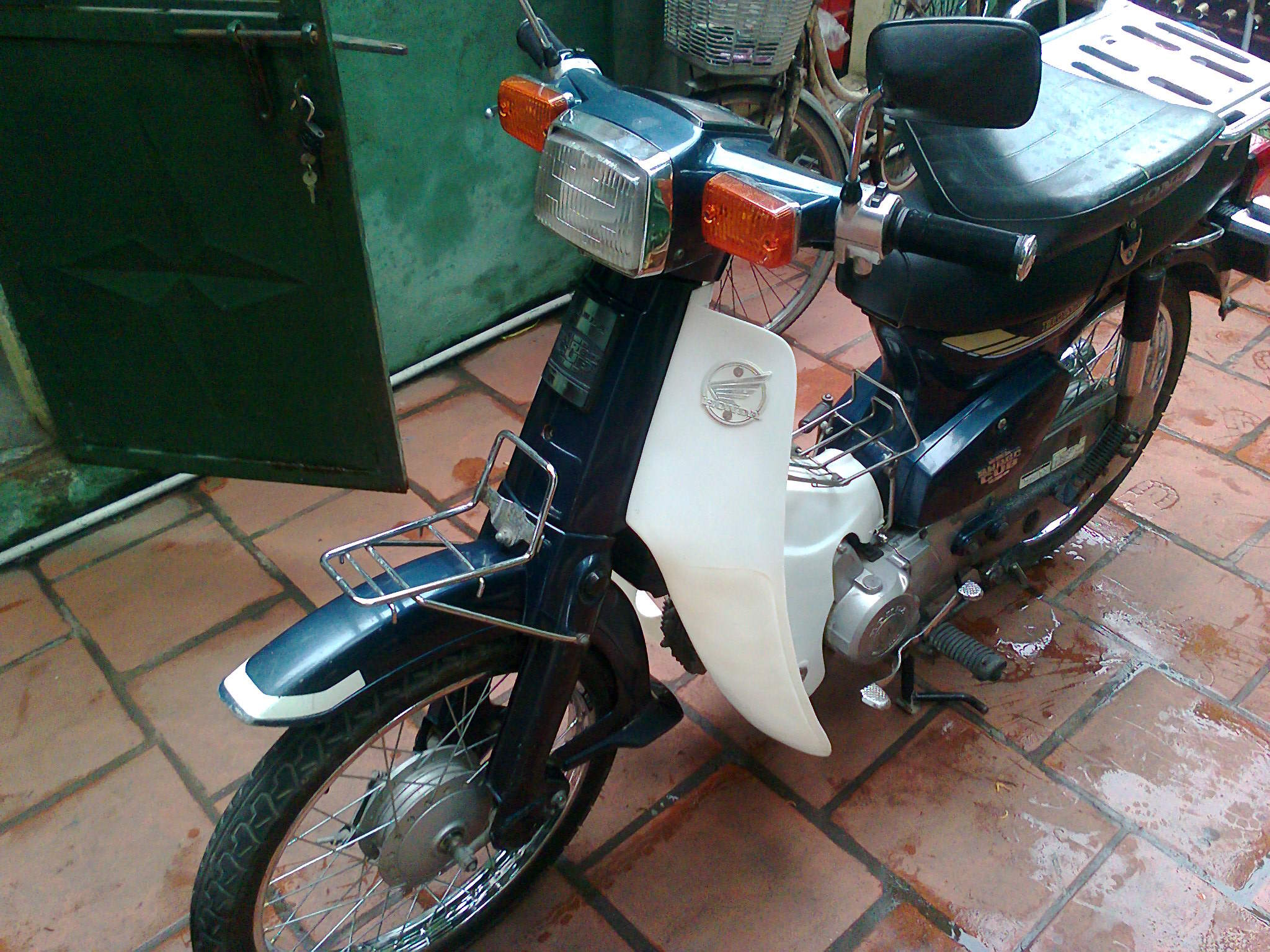 Honda Cub 82 cũ từ năm 1989 giá 150 đồng tại Hà Nội