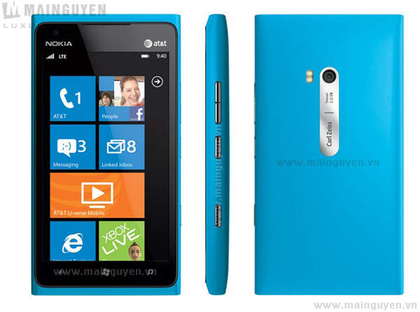 Nokia-Lumia-900-4.jpg