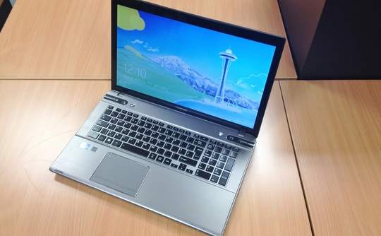 toshiba-satellite-p875-31p-laptop-open-overlook-540x334.jpg