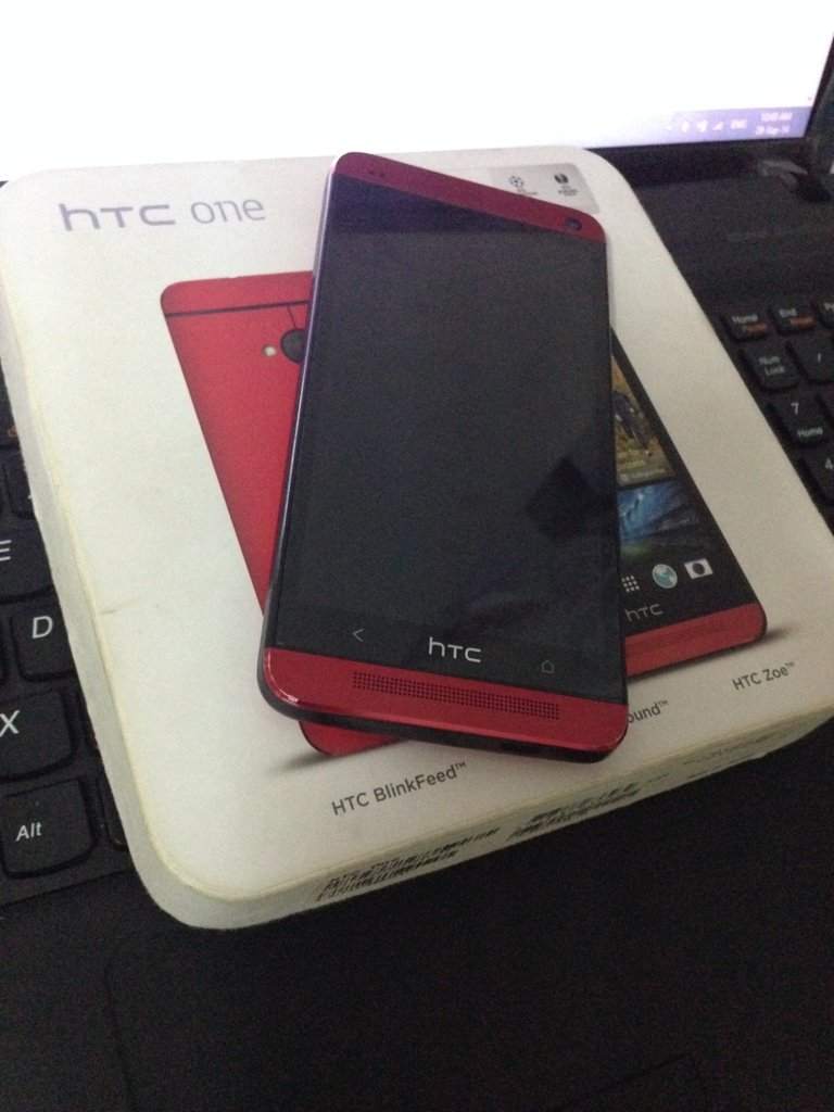 htc one red.JPG
