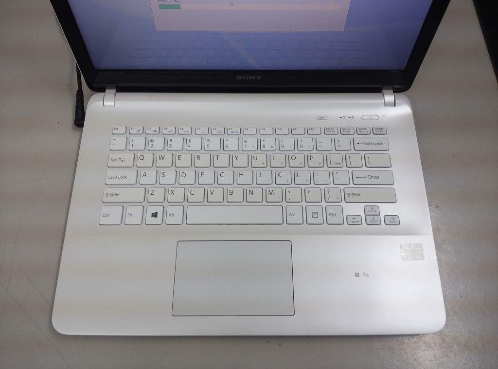 sony vaio svf cảm ứng trắng 1.jpg