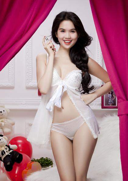 ddbl-88425-ngoc-trinh-goi-cam-voi-ao-ngu-4_51622648.jpg