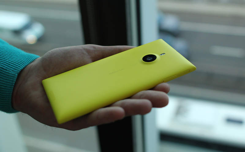 nokialumia15202.jpg