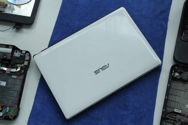 1235_asus_k43e.JPG