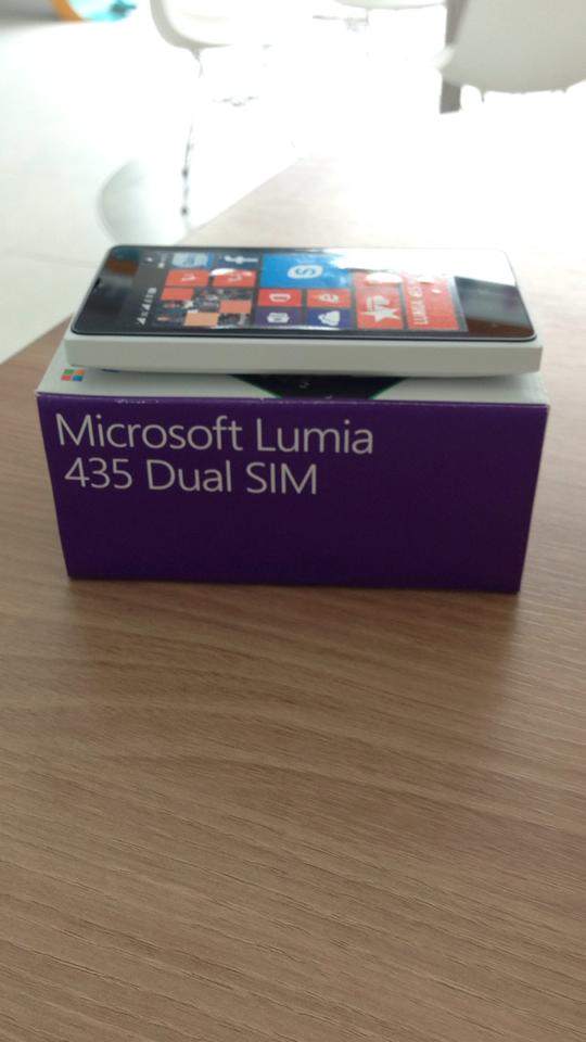 lumia 435.jpg