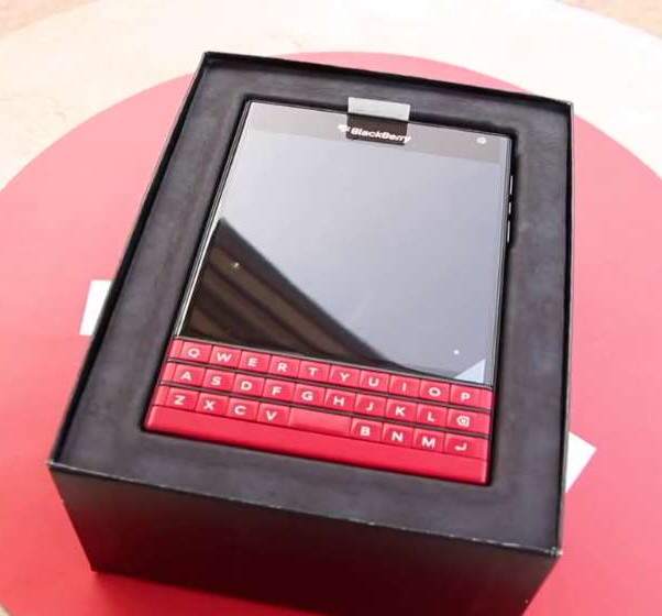 62552359_5_1000x700_box-pack-blackberry-passport-red-seal-pack-delhi_edit.jpg
