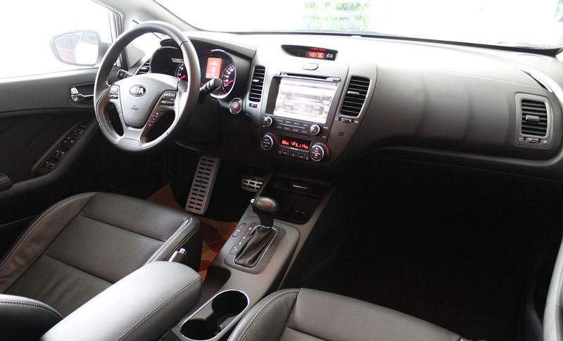 kia-k3-2013-41(1).jpg