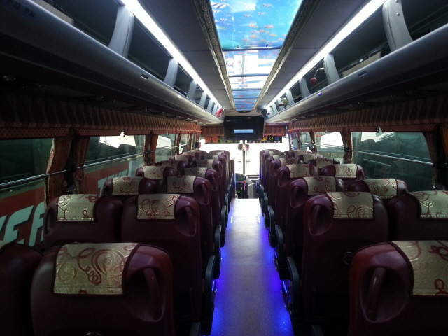 xe-khach-hyundai-universe-47-cho (11).jpg