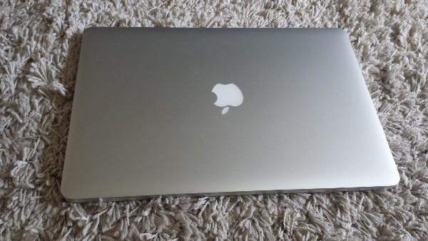 ME294LL-A-Apple-MacBook-Pro-with-Retina-display-15-4-Laptop_2.jpg