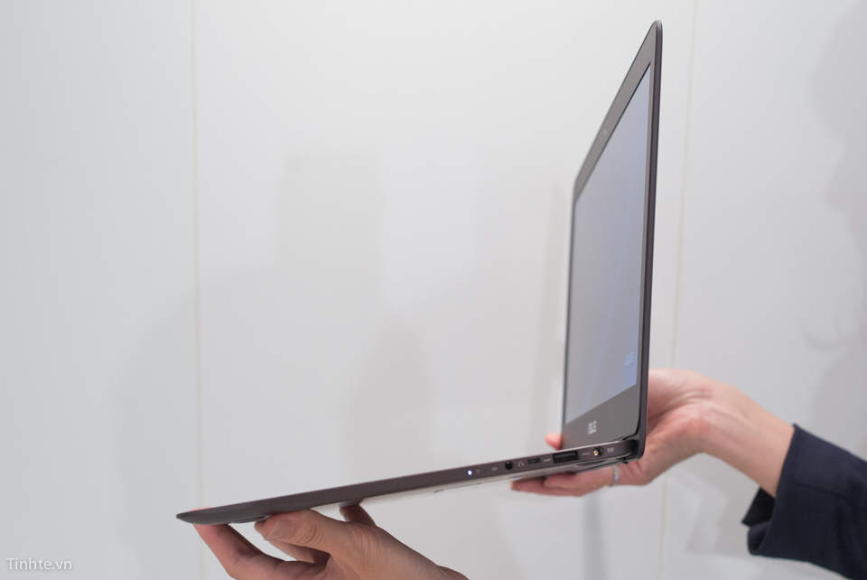 2584524_Tinhte_ZenBook_UX_305-11.jpg