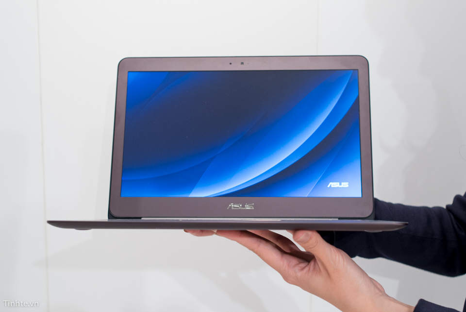 2584525_Tinhte_ZenBook_UX_305-12.jpg