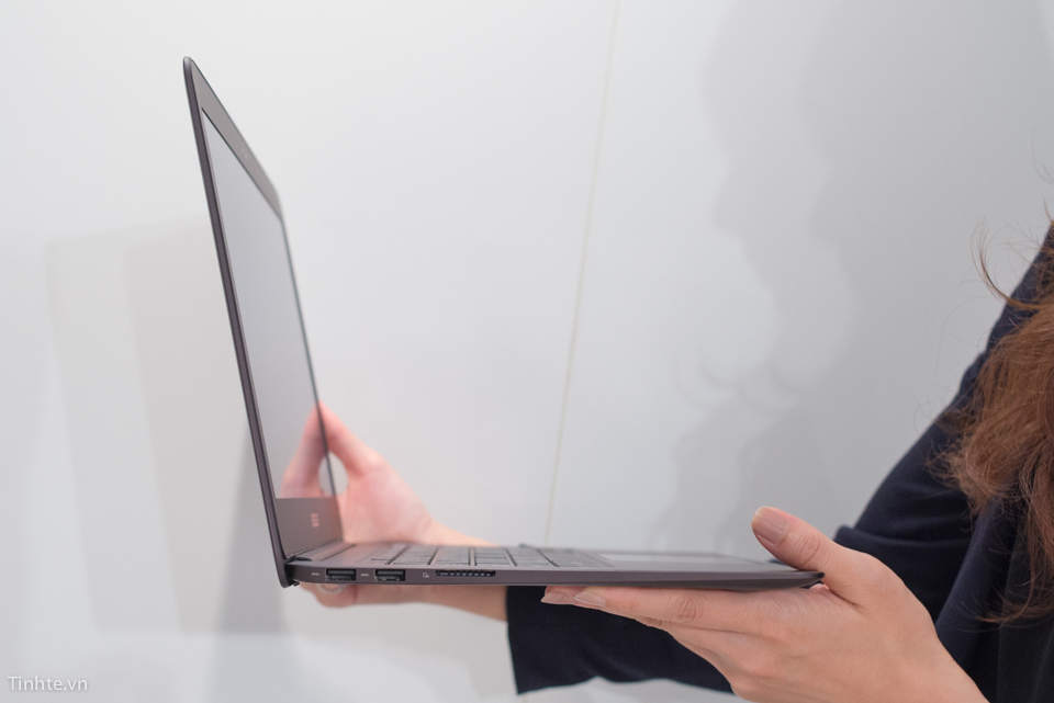 2584526_Tinhte_ZenBook_UX_305-13.jpg