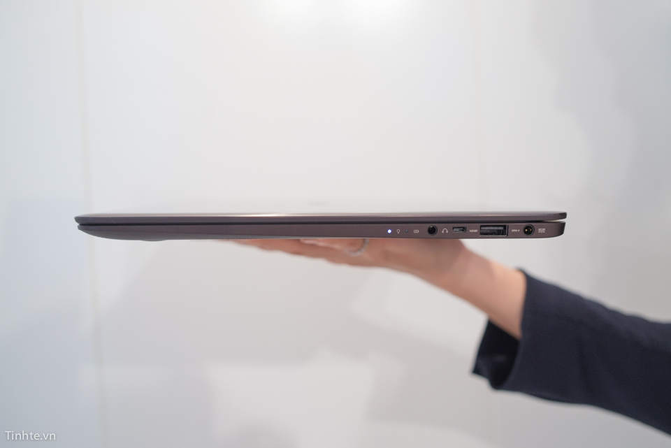 2584532_Tinhte_ZenBook_UX_305-19.jpg