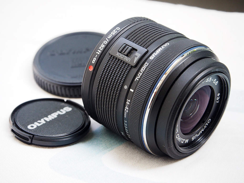 14-42mm II R b.jpg