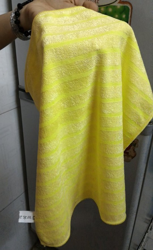 Khan lau o to mau vang (2).png