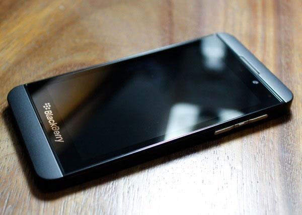 image-1397537013-blackberry-z10-2.jpg