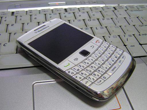 201306093354_hot_item_blackberry_bold_3_9.jpg