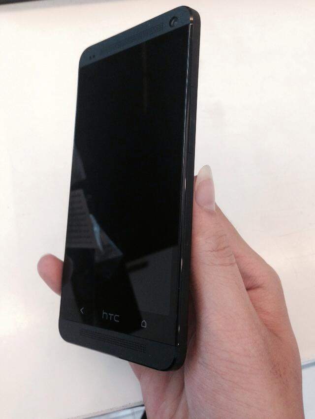 HTCM7Black.jpg