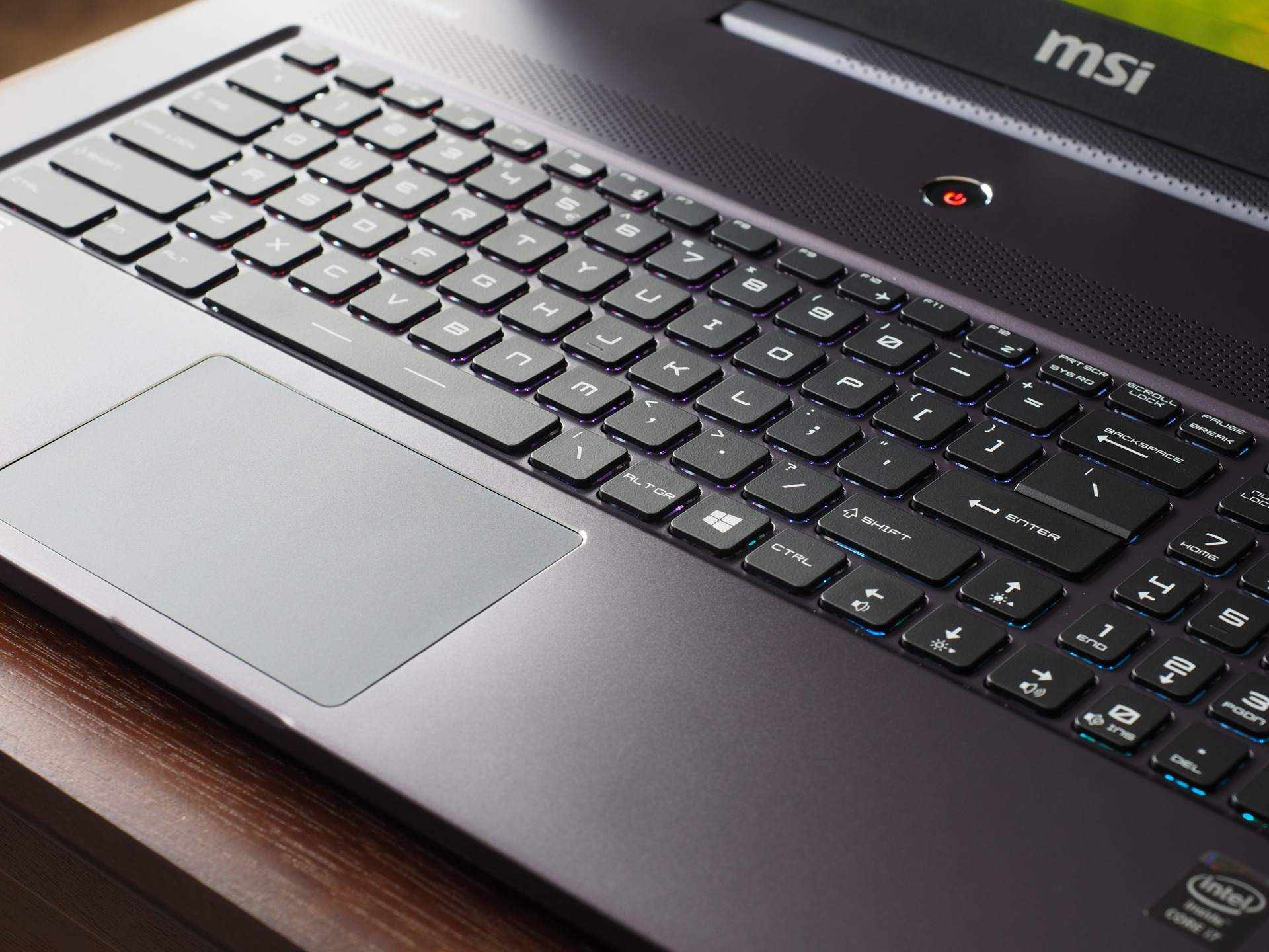 msi-gs70-23.jpg