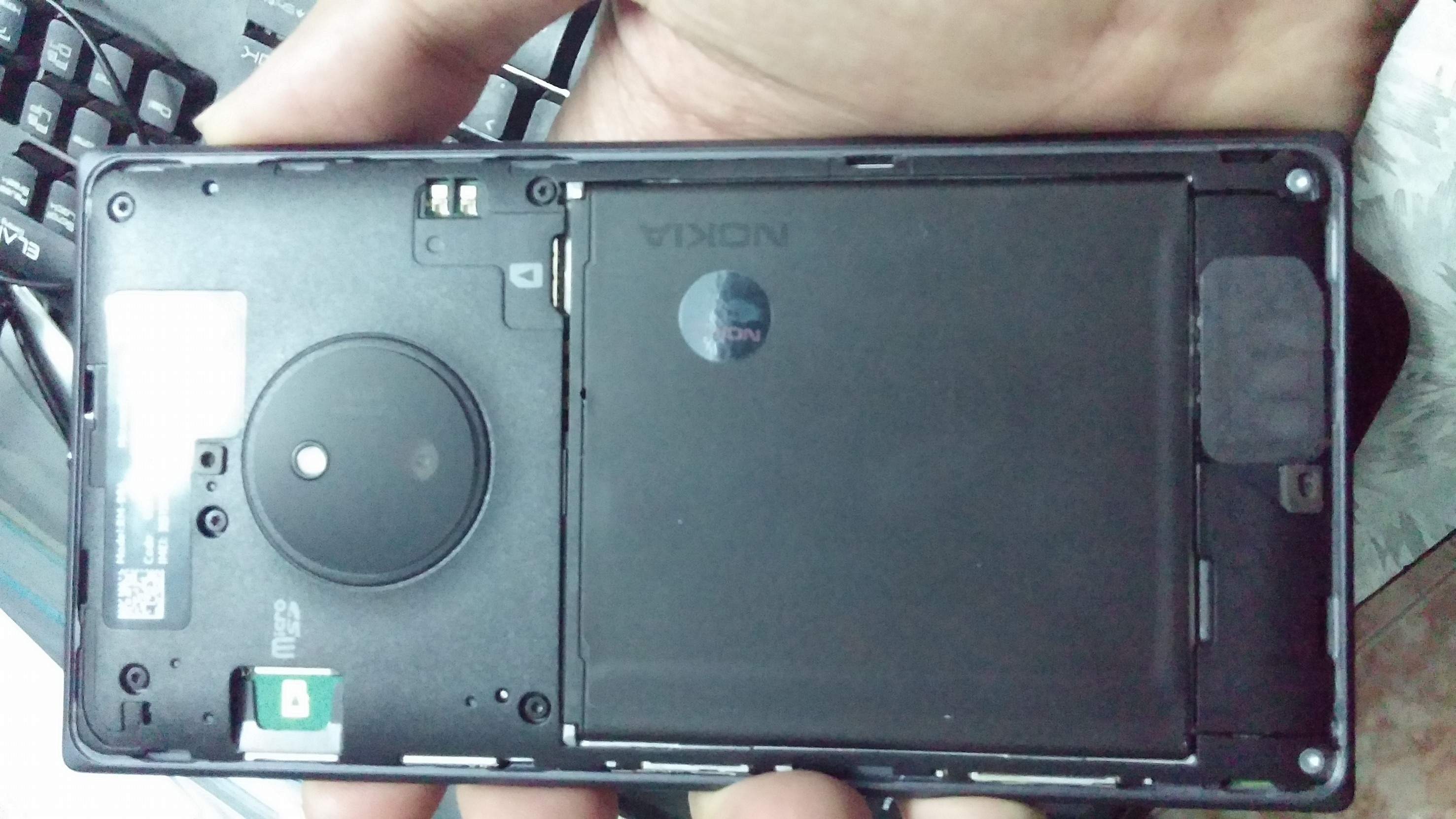 Lumia-830-màu-đen-6.jpg