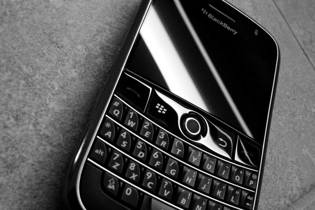 rim-blackberry-bold-9000_4.jpg