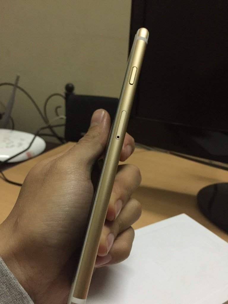 6 plus golddd.JPG