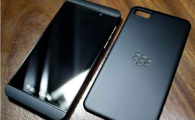 Blackberry-z10-design-up-down21062014.jpg