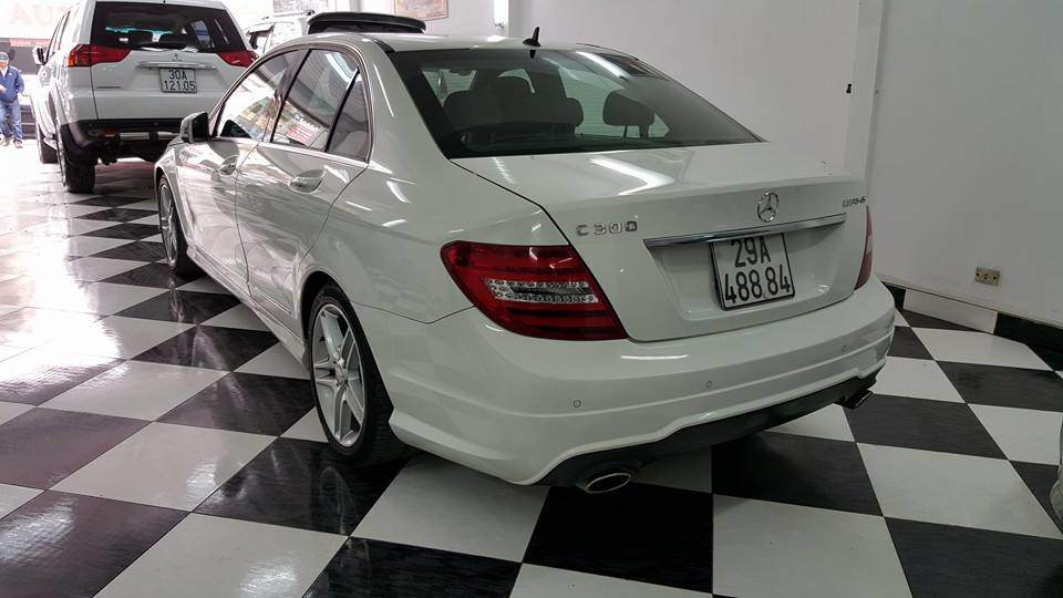 Mercedes C300 4.jpg