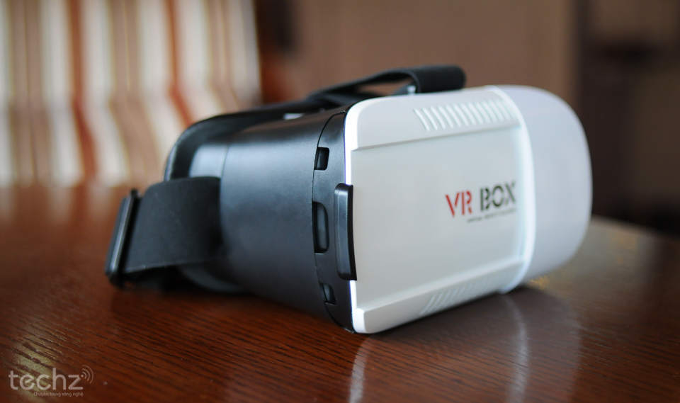 image-1459909427-VRbox-gia-re-techz-tren-tay-5773.jpg