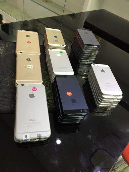 đủ các loại iphone.jpg