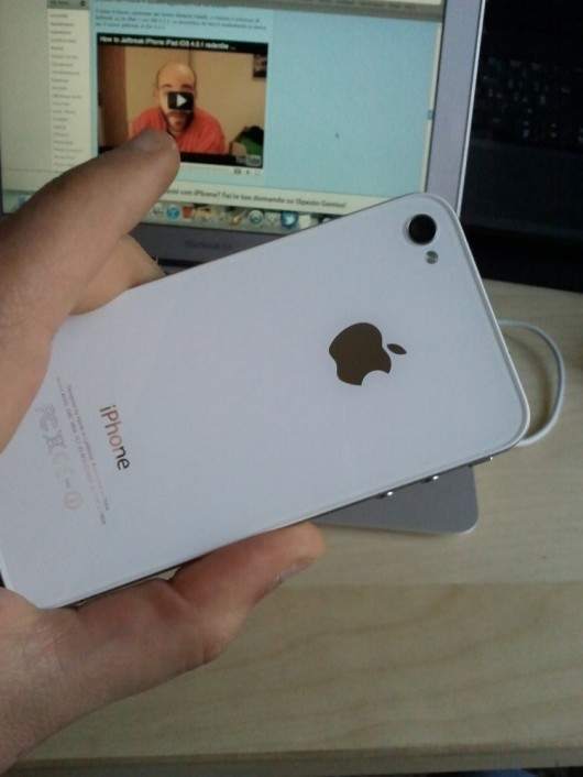 white+iphone+41.jpg