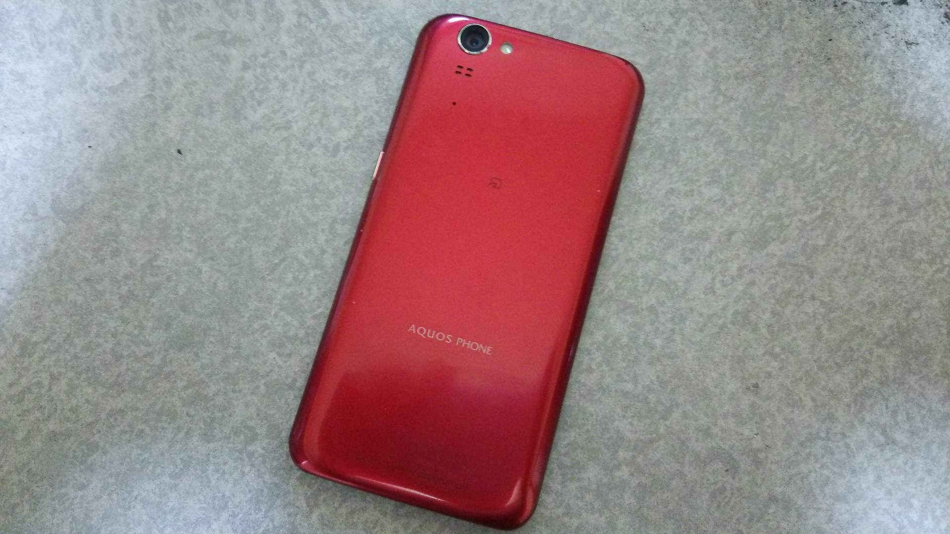 AQUOS_PHONE_ZETA_SH-01F_Red-Rear.JPG