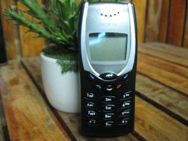 Nokia.8250.den-dien.thoai.co-dien.thoai.xua_13.JPG