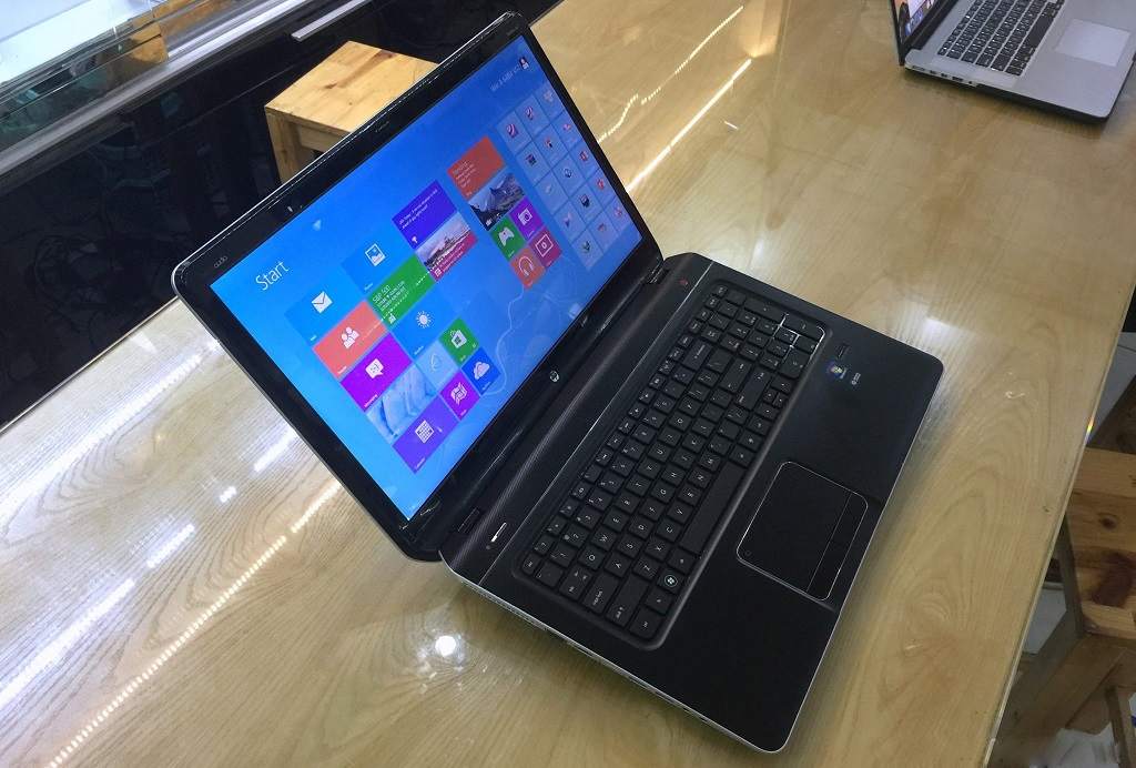 Laptop HP Pavilion dv7-7005se_3.jpg