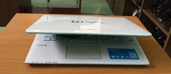 Laptop-cu-Sony-Vaio-SVE14A-15FXW-(Core-i5-3210M-6GB-750GB-Intel-HD-Graphics-4000-14-inch)-3.jpg