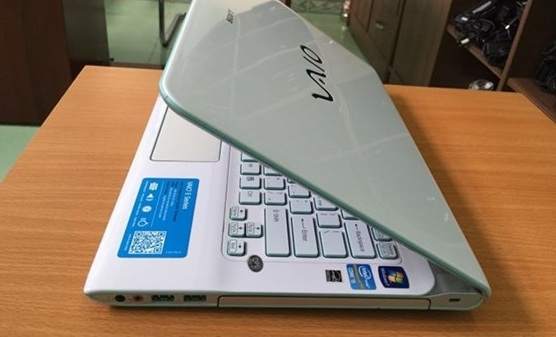 Laptop-cu-Sony-Vaio-SVE14A-15FXW-(Core-i5-3210M-6GB-750GB-Intel-HD-Graphics-4000-14-inch)-5.jpg