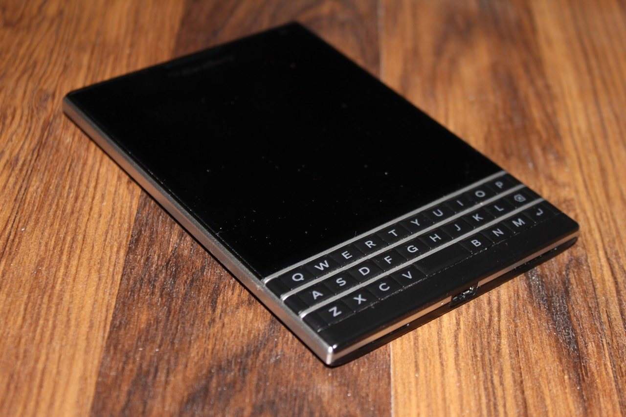 BlackBerry-Passport-UAE-Spotlight.jpg