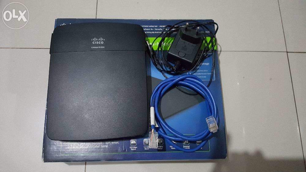 router wifi cisco e1200 v2 (2).jpg