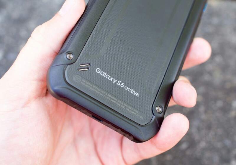 galaxy-s6-active-back-bottom-logo.jpg