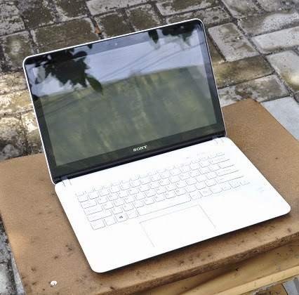 sony vaio white touch.jpg