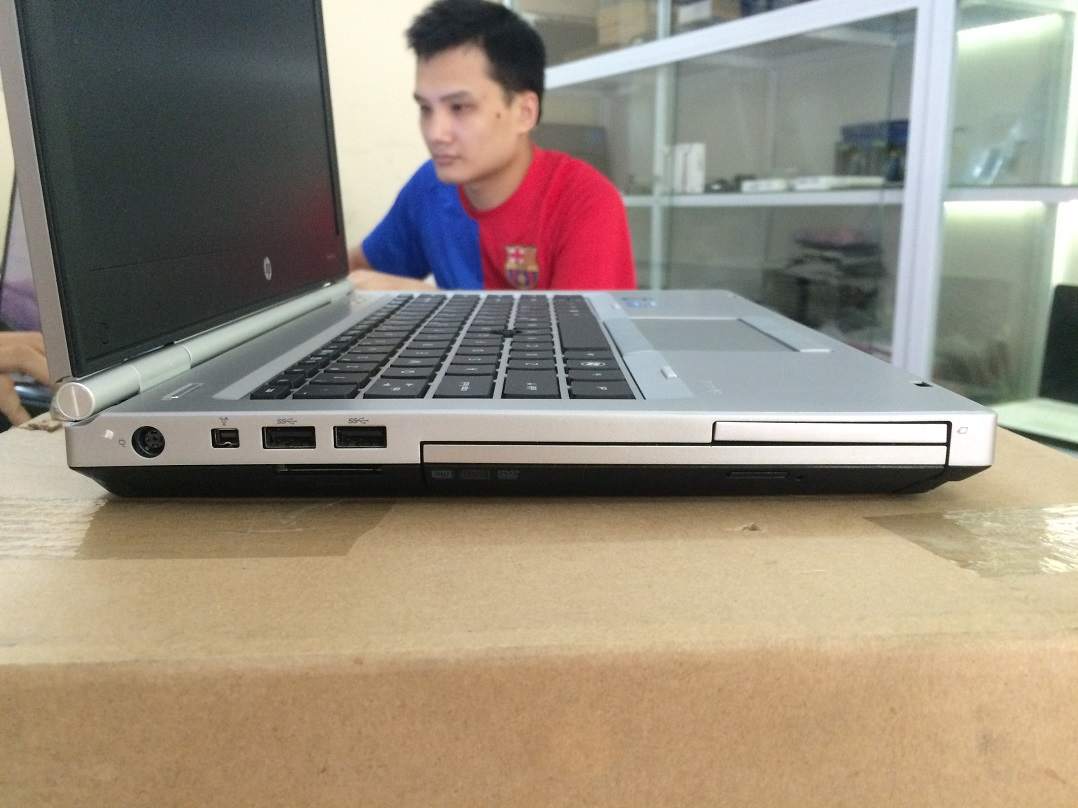 SON HP Elitebook 8460p 04.JPG