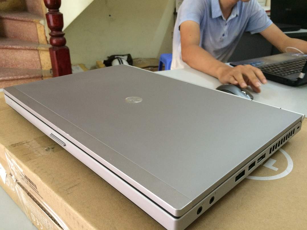 SON HP Elitebook 8460p 07.JPG