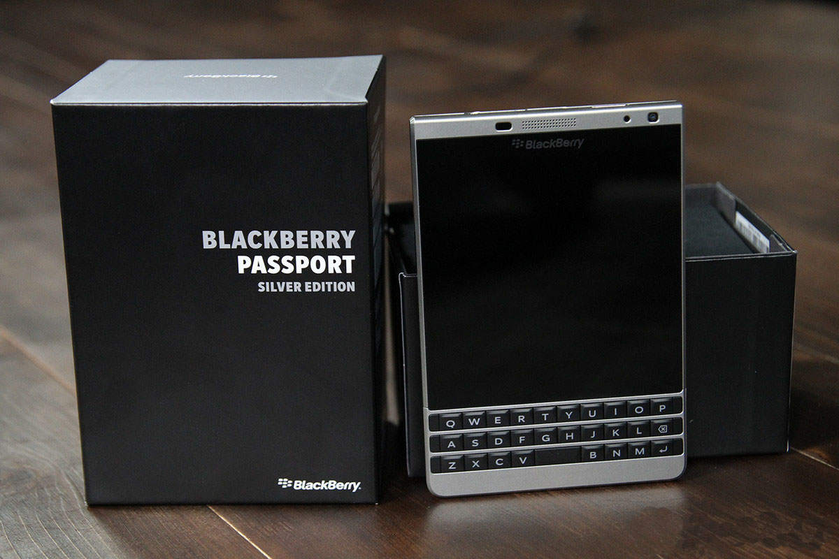 BlackBerry-Passport-Silver-Edition-Box.jpg