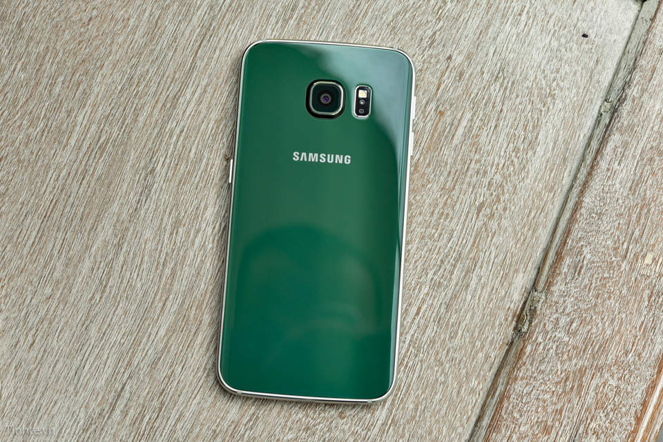 3073249_Tinhte-Samsung-S6-Edge-Emerald-7.jpg