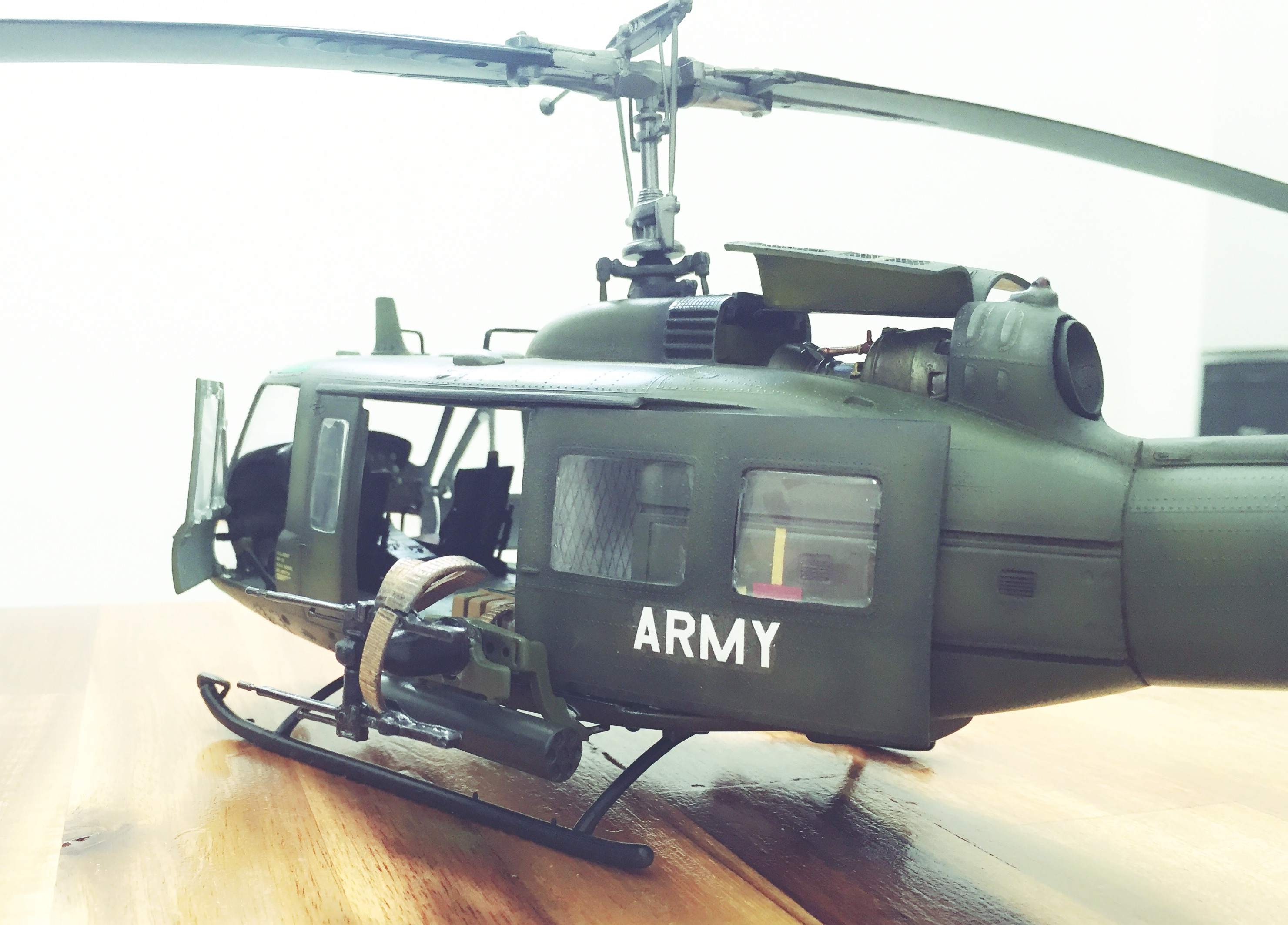 Mô hình máy bay trực thăng UH1 Không quân Việt Nam Mô hình quân sự mô hình  máy bay xetăng tên lửa pháo tàu chiến thuyền buồm