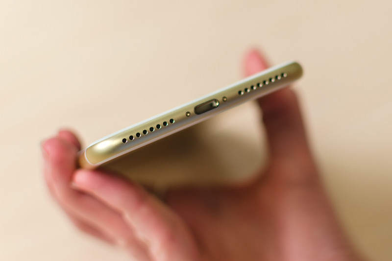 apple-iphone-7-iphone-bottom-port-speakers-2-800x533-c.jpg