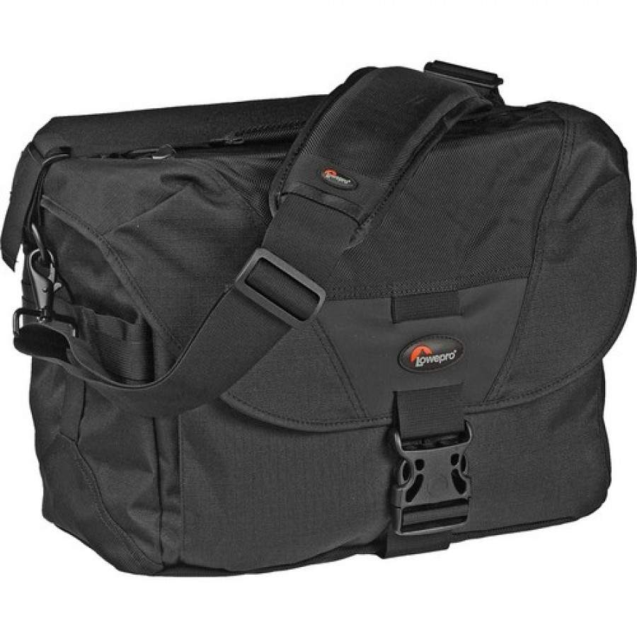Lowepro_stealth_D400AW1.jpg