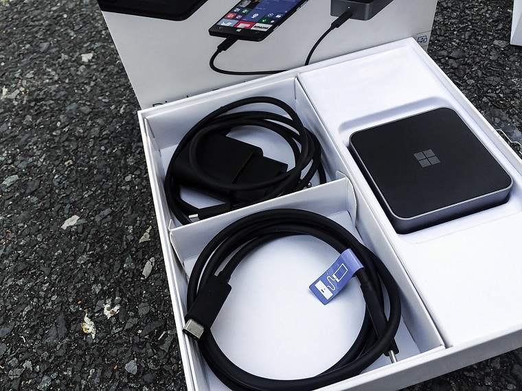 mo-hop-lumia-950-xl-chinh-hang-tang-kem-display-dock-19.jpg